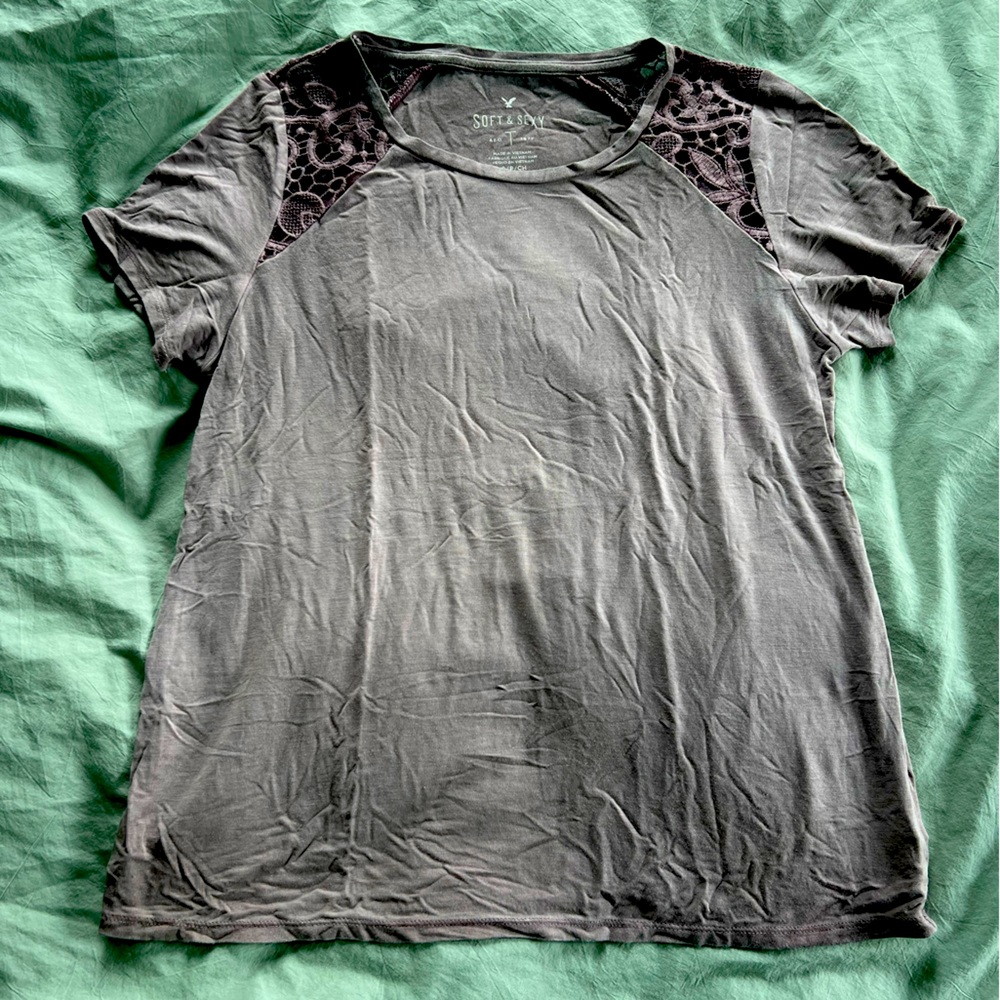 Purple lace sleeve tee